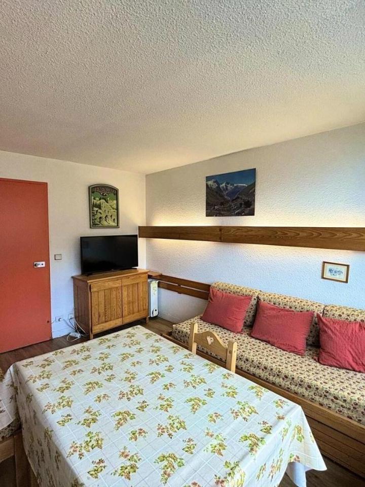 Studio – Residence Chaviere - Studio Ski Aux Pieds Au Coeur Des Menuires Pour 2 Personnes Mae-6174
