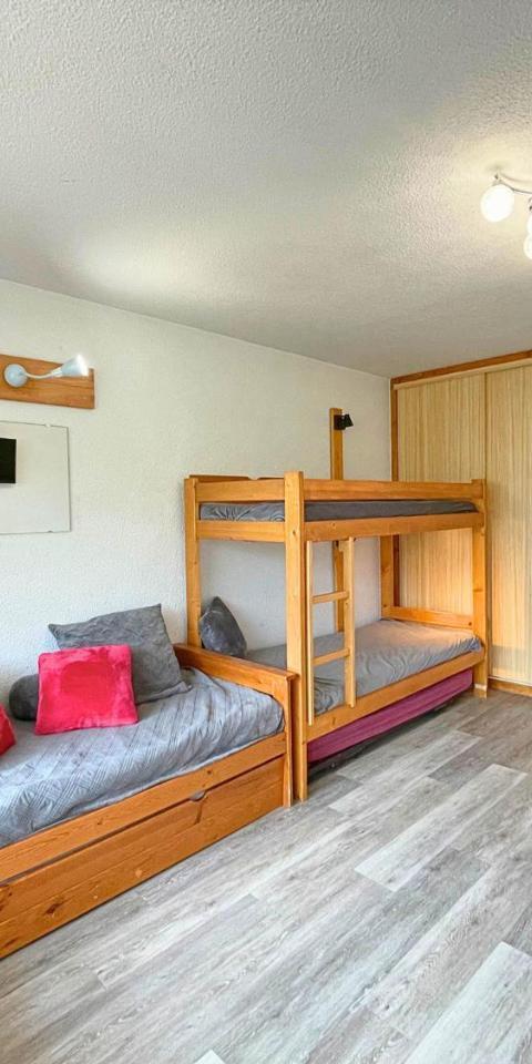 Studio Economique Pour 4 Avec Balcon Expose Sud Aux Menuires, Animaux Admis - Fr-1-452-99 – Les Menuires