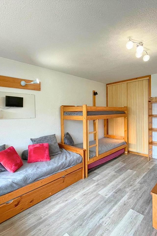 Studio Economique Pour 4 Avec Balcon Expose Sud Aux Menuires, Animaux Admis - Fr-1-452-99
