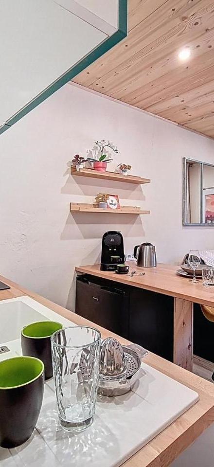 Studio – Studio Cozy Au Pied Des Pistes Avec Balcon Sud, Pour 4 Personnes - Fr-1-832-3