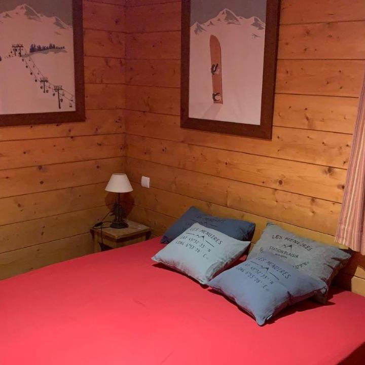 Three-Bedroom Premium Apartment with Balcony (1 sofa bed) – Appartement Airelles B19