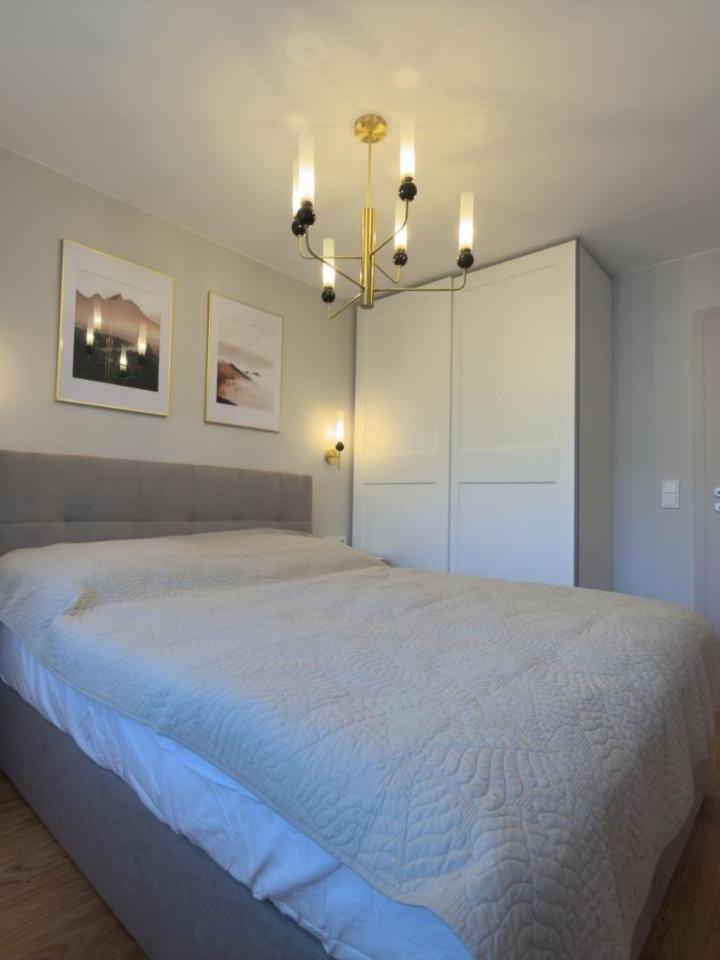 Two-Bedroom Apartment (1 large bed) - Free WiFi – Modern Apartment with Alpine Charm in Bad Gastein