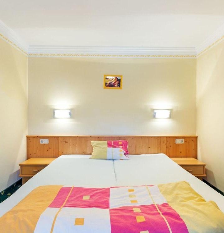 Apartment (1 Bed and 1 Large Twin Bed) – Studio in Saalbach Near Ski Slopes