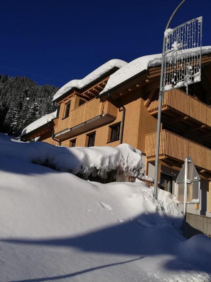 Two-Bedroom Apartment (1 extra-large double bed) - Free WiFi – Haus Nick, Appartementhaus
