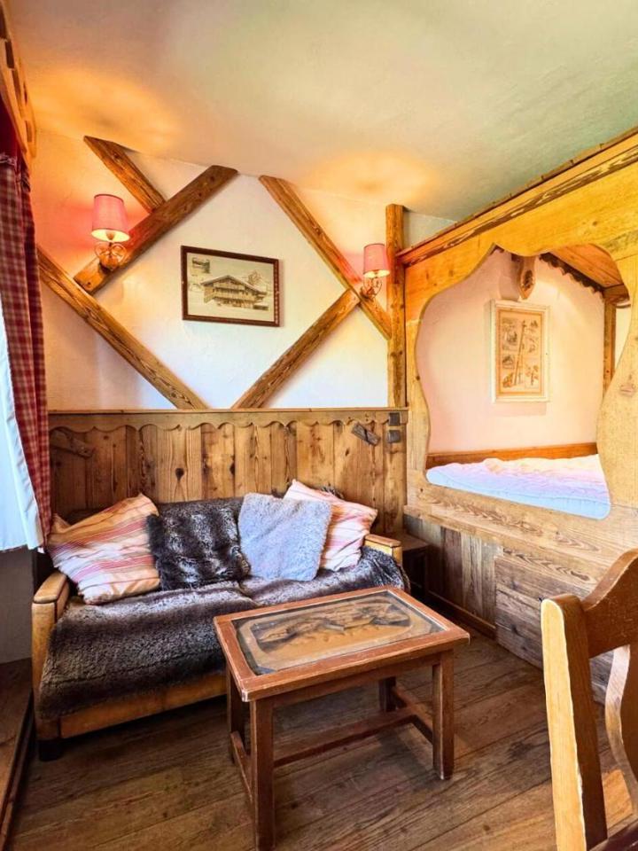 Studio – Residence Necou - Studio Avec Lit Clos Savoyard Au Bord Des Pistes Pour 4 Personnes Mae-5374