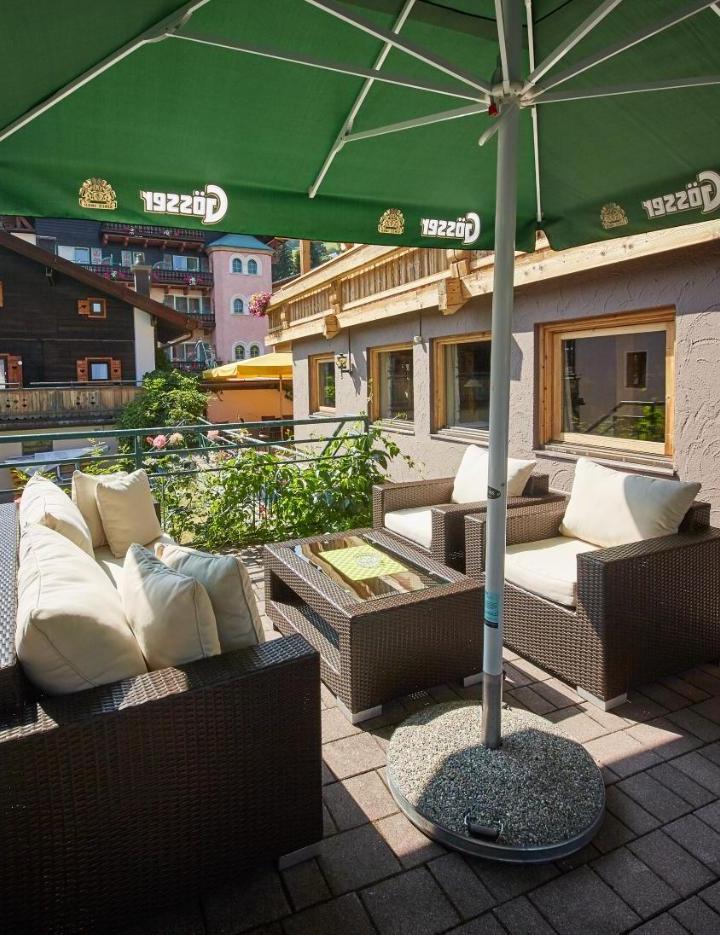 Deluxe Double Room (1 single bed and 1 sofa bed and 1 large bed) - Free WiFi – Hotel Wechselberger