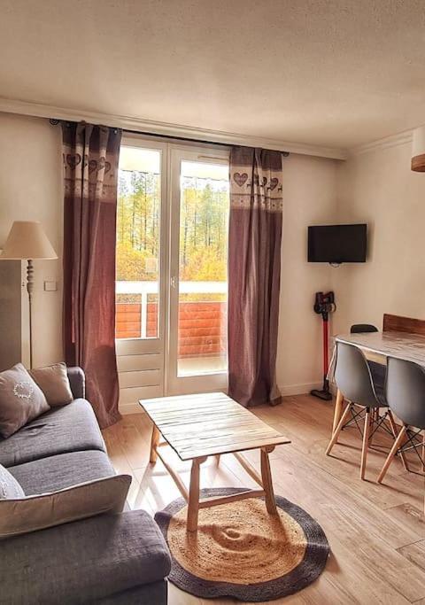 Les Bergers Au Pied Des Pistes & Piscine -Sauna & Balcon Sud – Alpe d'Huez