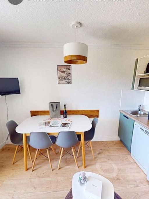Les Bergers Au Pied Des Pistes & Piscine -Sauna & Balcon Sud – billede 8