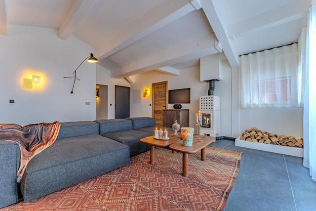 Luxury Penthouse with Mountain View & Fireplace – billede 6