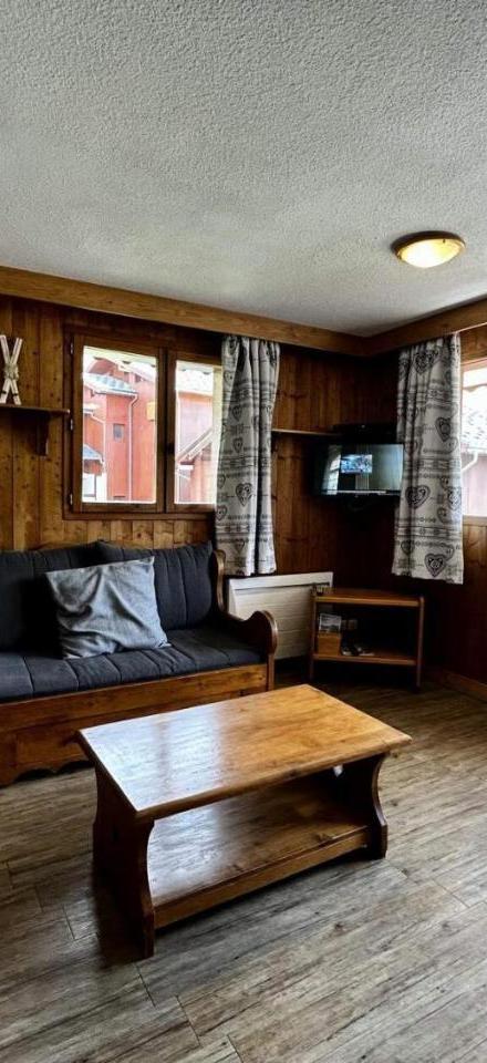 Apartment (1 single bed, Bedroom#1: 2 single beds, Bedroom#2: 2 single beds, Bedroom#3: 1 bunk bed) - Free WiFi – Residence Courmayeur - Bel Appartement Renove Pour 8 Personnes Sur Les Pistes Mae-4094