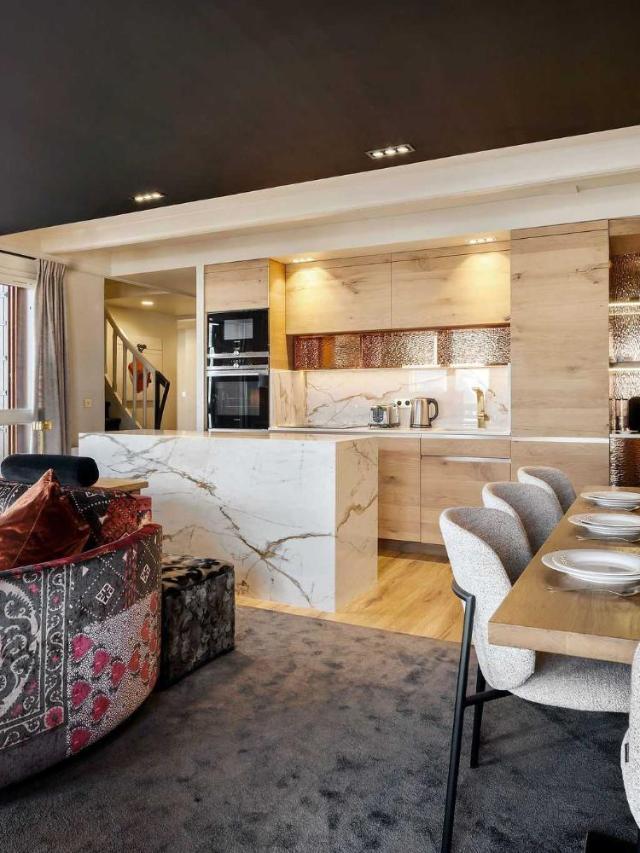 Luxurious Apartment with Ski-In And Out Access in Centre