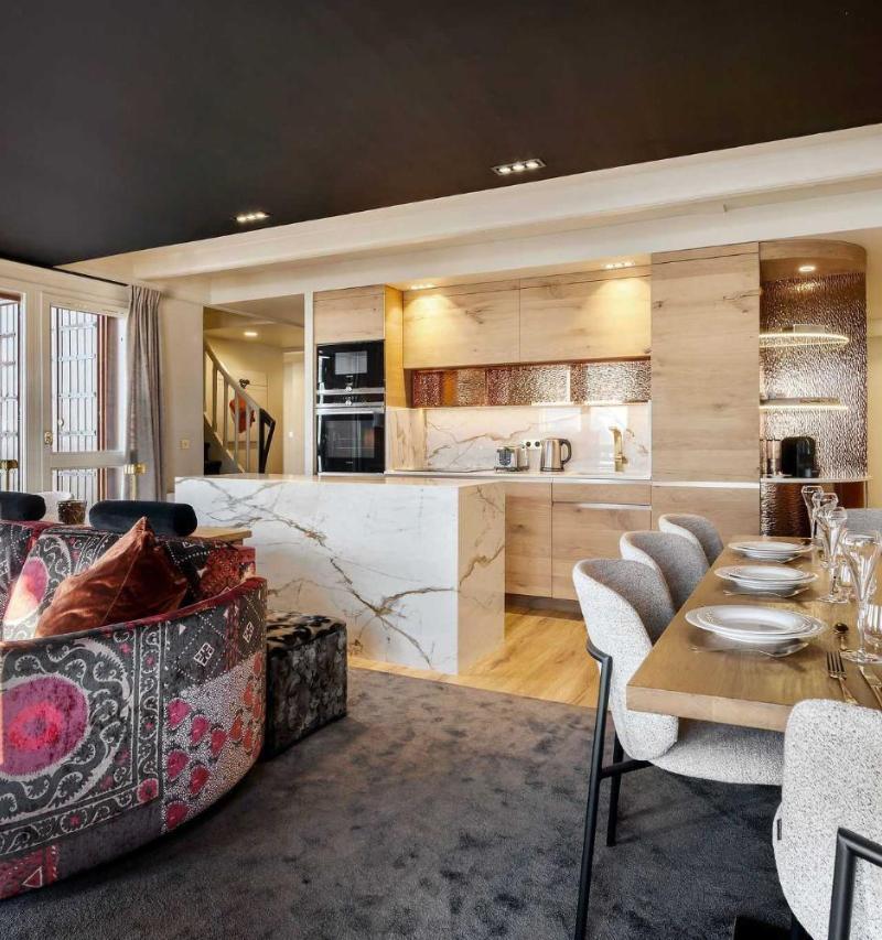 Luxurious Apartment with Ski-In And Out Access in Centre