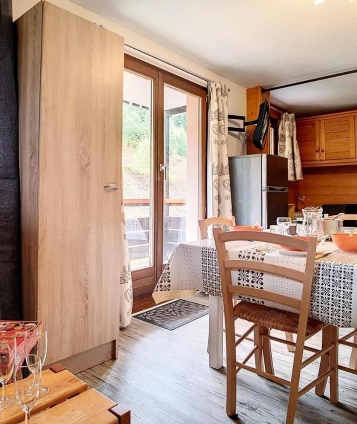 Appartement - Free WiFi – Residence Astragales - Appartement Confortable · Proche Des Pistes · Balcon · Casier a Skis Mae-1324