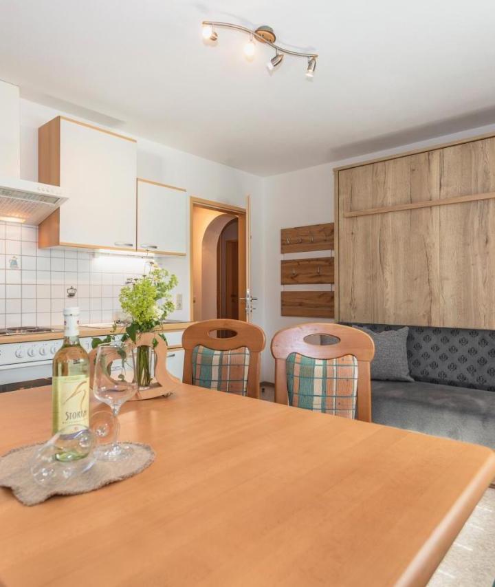 One-Bedroom Apartment (1 double bed and 2 sofa beds) - Free WiFi – Haus Schwaighofer
