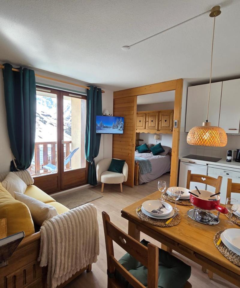 Val Thorens, Ski-In Ski-Out 1 Bedroom Apt for 4 with Fiber, South-Facing & Mountain Views