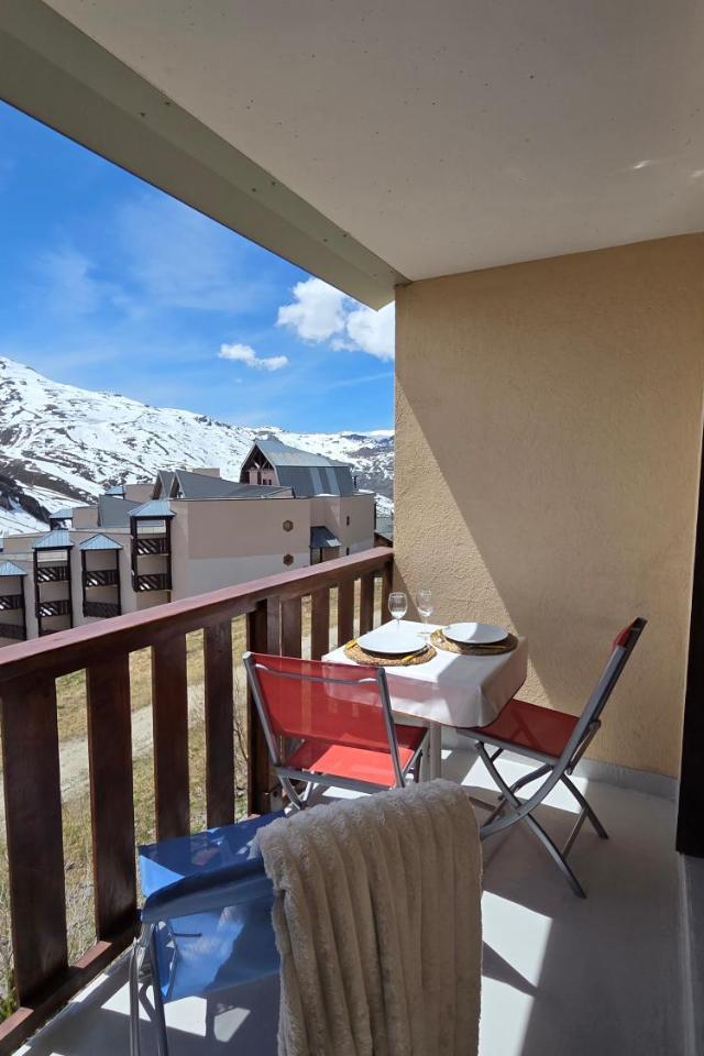 Val Thorens, Ski-In Ski-Out 1 Bedroom Apt for 4 with Fiber, South-Facing & Mountain Views – bild 9