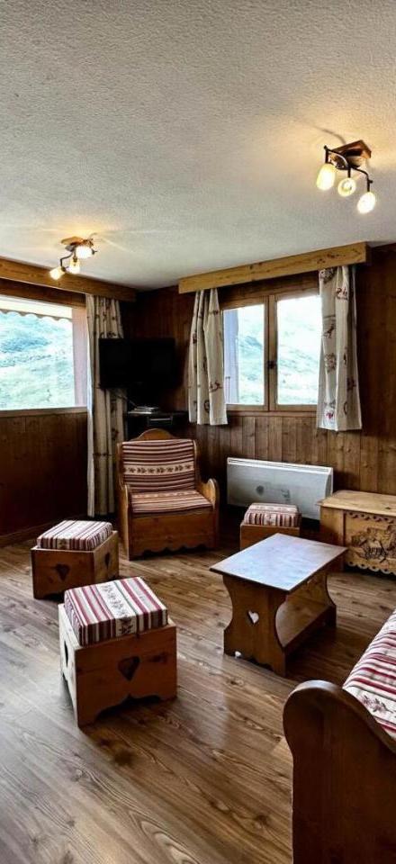 Apartment (1 single bed, Bedroom#1: 2 single beds, Bedroom#2: 1 double bed, Bedroom#3: 1 bunk bed) – Residence Courmayeur - Appartement Chaleureux Ski Aux Pieds Pour 8 Personnes Mae-3804