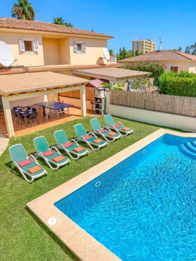 Villa Garcia by Villa Plus