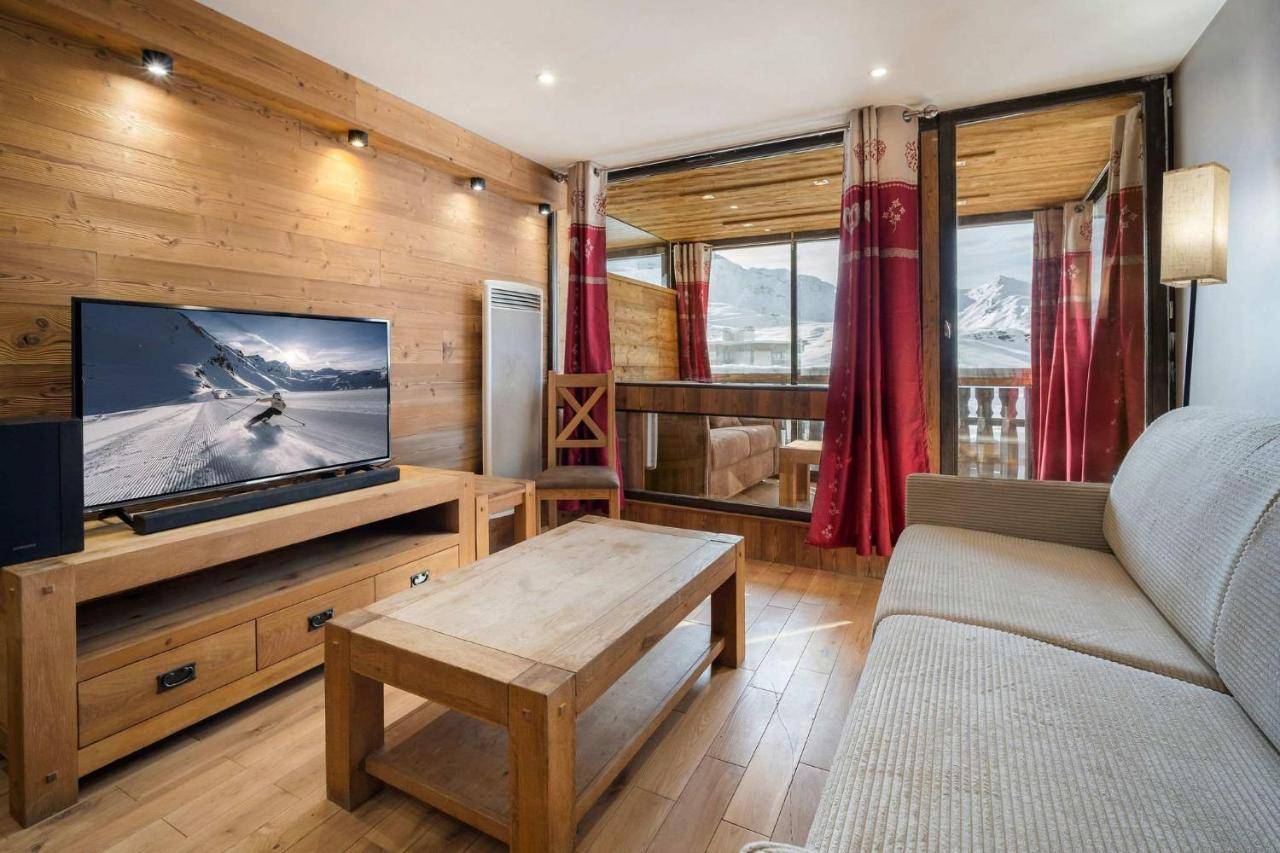 Cozy Renovated with Panoramic Mountain View, Val Thorens