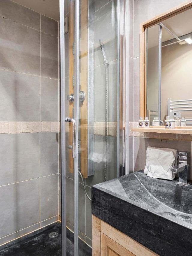 Cozy Renovated with Panoramic Mountain View – bild 3