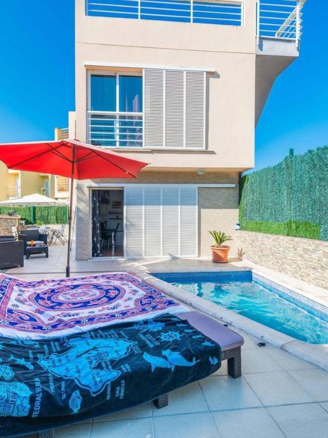 Comfortable House in Puerto de Alcudia with Private Pool