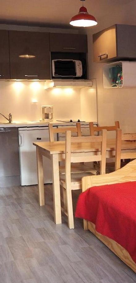Appartement – Residence Boedette D - Appartement Renove · Depart Et Retour Skis Aux Pieds · Balcon Mae-1214