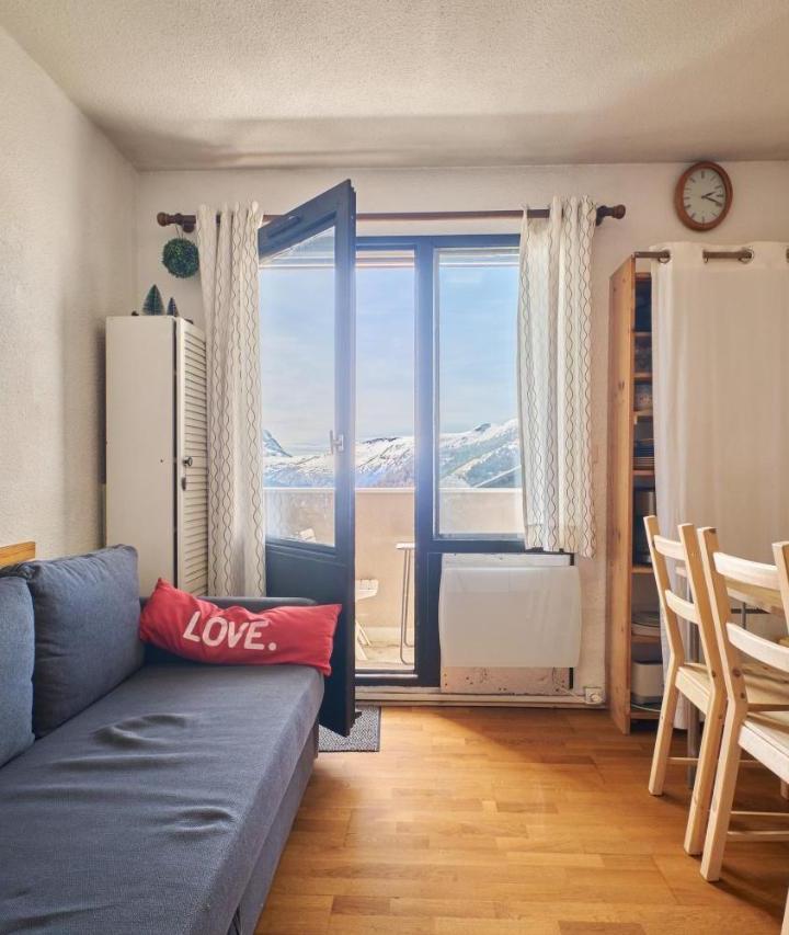 Two-Bedroom Deluxe Apartment with Balcony (1 sofa bed) – Le Val D' Huez - 5 Pers