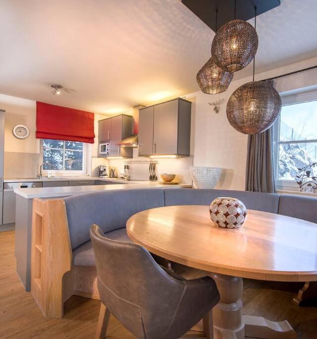 Holidayhome with Sauna Genieten in Saalbach Top E2