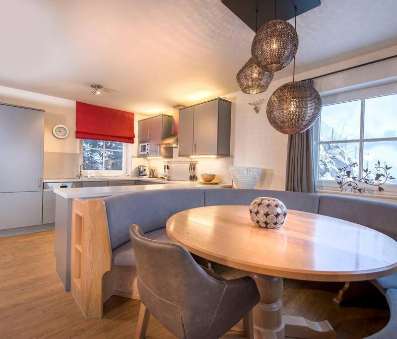 Holidayhome with Sauna Genieten in Saalbach Top E2