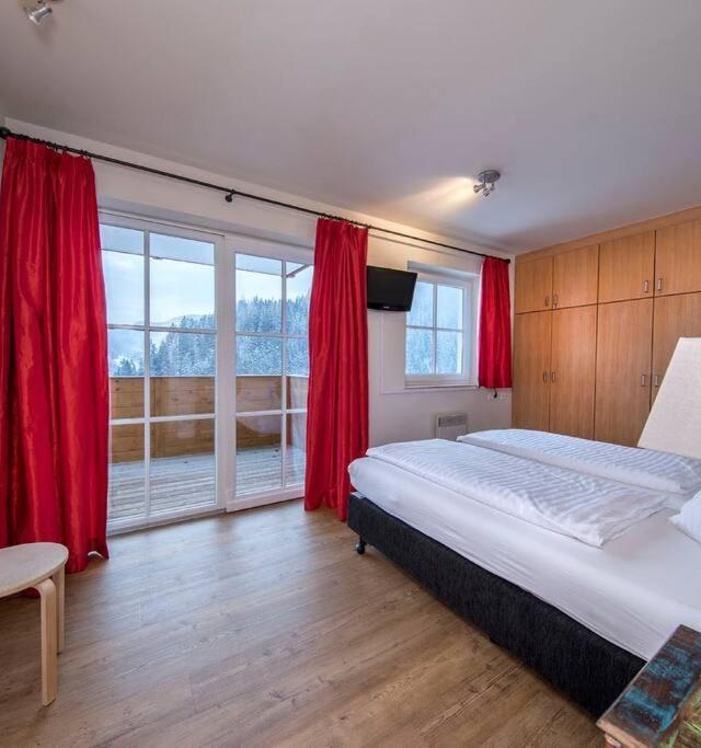 Holidayhome with Sauna Genieten in Saalbach Top E2 – billede 2