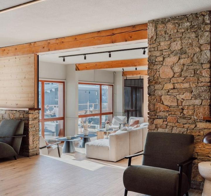 Appartement Le Spacieux (2 Queen Beds, 1 Queen Sofa Bed and 1 Twin Bunk Bed) – Alpeen Hotel Les Menuires
