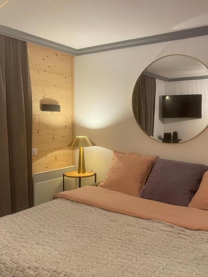 Apartment with Pool View (1 sofa bed, Bedroom#1: 2 double beds) – Les Bergers - Piscine Sauna