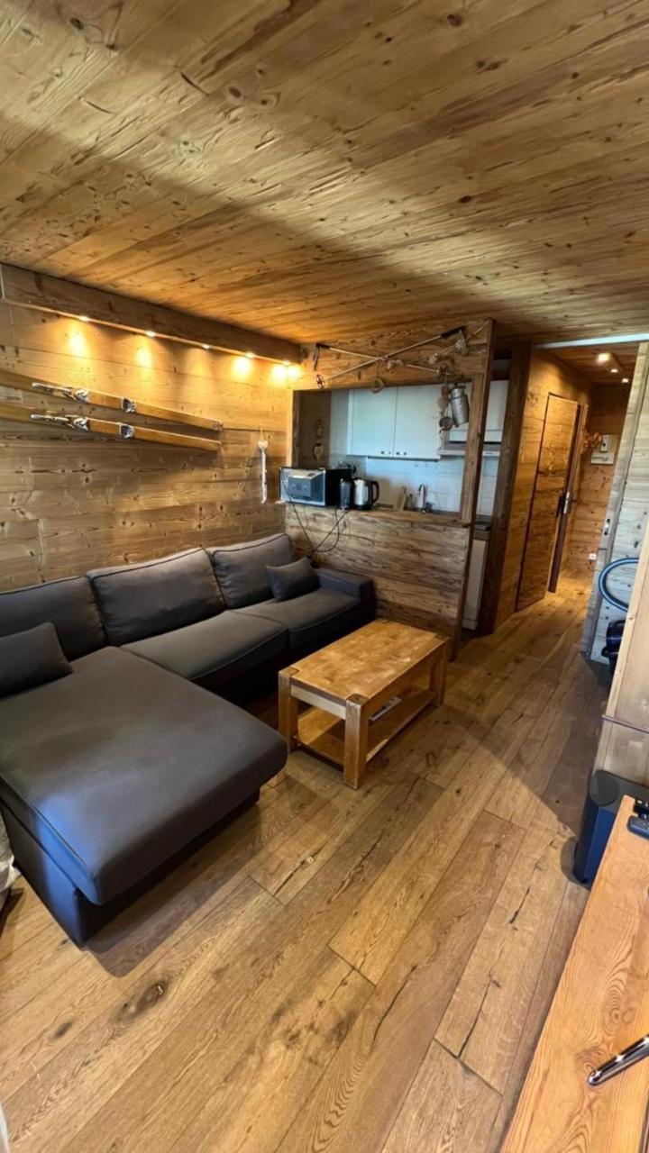 Three-Bedroom Premium Apartment with Balcony (1 bunk bed) - Free WiFi – Appartement 6p Au Pied Des Pistes