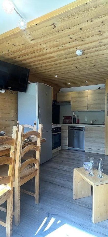 Three-Bedroom Apartment (2 single beds and 2 sofa beds) – 4344 Appartement 60m2 Sur Les Pistes 3 Vallees