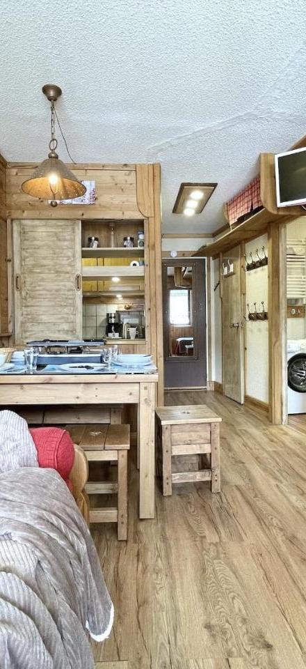 One-Bedroom Apartment with Balcony and Mountain View (1 double bed and 1 bunk bed) – Am03 Spacieux T2 Skis Aux Pieds Les Menuires