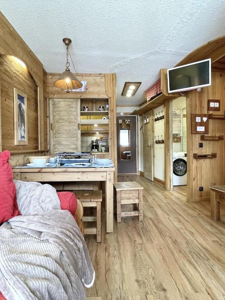 One-Bedroom Apartment with Balcony and Mountain View (1 double bed and 1 bunk bed) – Am03 Spacieux T2 Skis Aux Pieds Les Menuires
