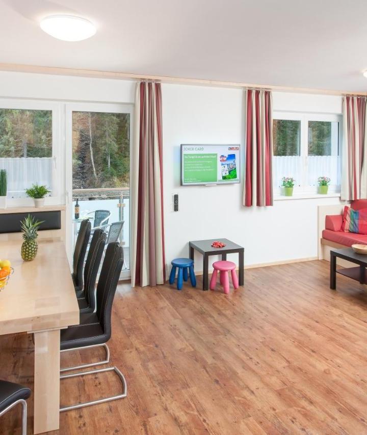 Apartment with Terrace (1 bunk bed and 1 large bed) - Free WiFi – Landhaus Anni