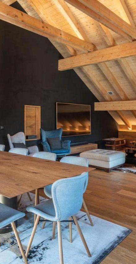 Central, Luxury, Chalet-Style Penthouse Apartment – billede 1