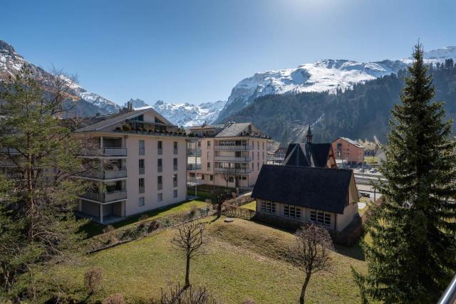 Central, Luxury, Chalet-Style Penthouse Apartment – billede 6
