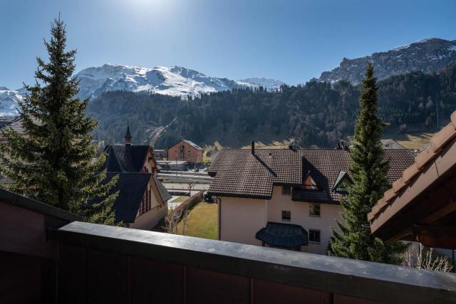 Central, Luxury, Chalet-Style Penthouse Apartment – billede 7