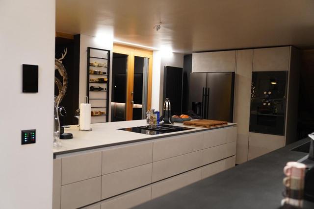 Central, Luxury, Chalet-Style Penthouse Apartment – billede 9