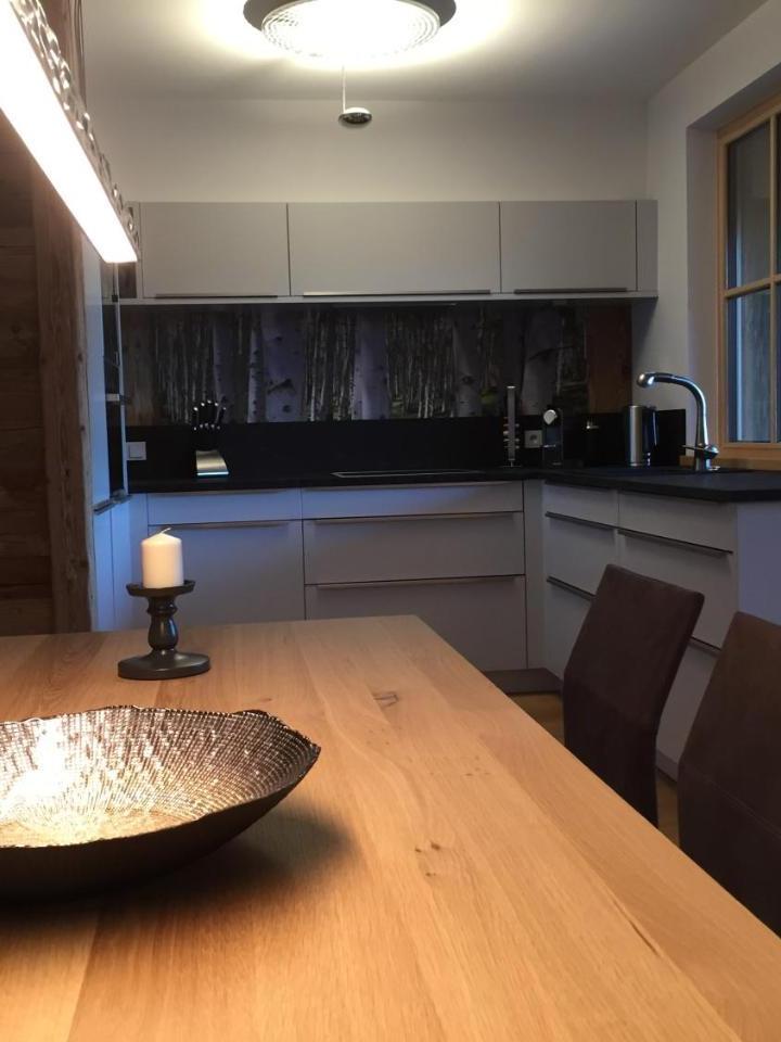 Three-Bedroom Apartment (1 large bed) - Free WiFi – The Bear's Lair - Luksuriøs Skihytte i [Lokation]