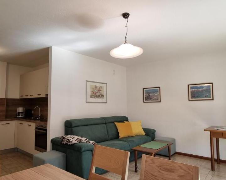 Two-Bedroom Apartment (1 single bed and 1 large bed) - Free WiFi – Cesa Fortunato