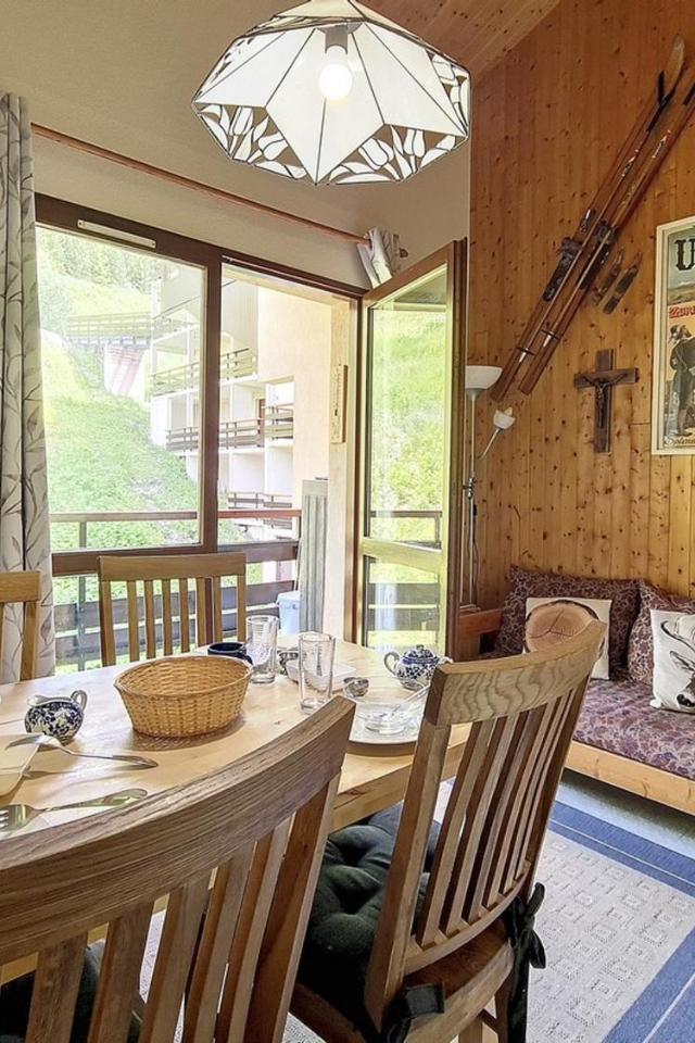 Appartement Fonctionnel Aux Menuires, Proche Des Pistes Avec Balcon Et Garage - Fr-1-344-1064