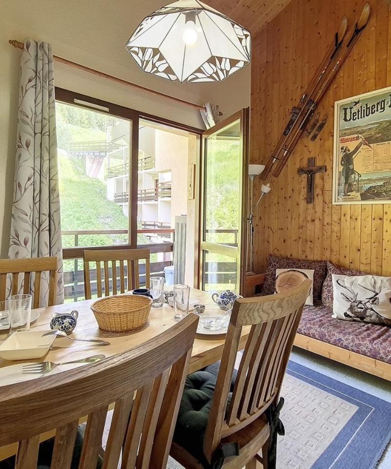 Appartement Fonctionnel Aux Menuires, Proche Des Pistes Avec Balcon Et Garage - Fr-1-344-1064