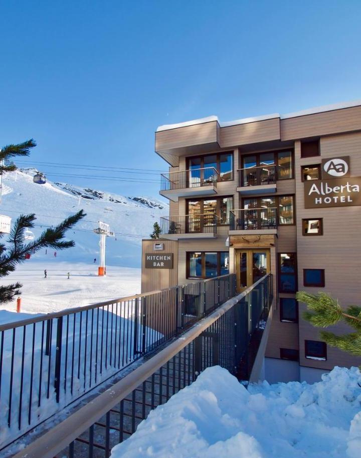 Standard Double or Twin Room with Mountain View (Bedroom#1: 1 large bed or 2 single beds) - Free WiFi – Alberta Hotel & SPA