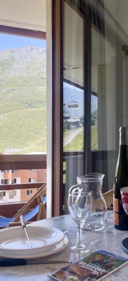 Studio with Mountain View (1 single bed and 1 bunk bed and 1 sofa bed) – 6332 Appartement Skis Aux Pieds Les Menuires