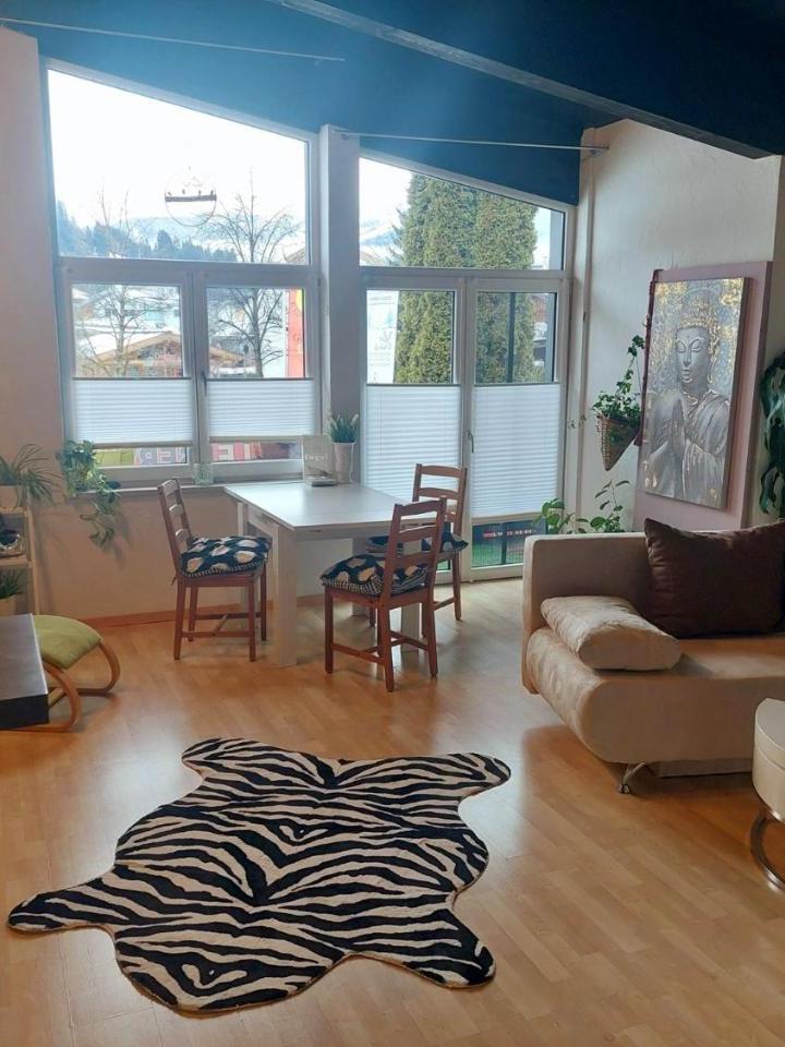 One-Bedroom Apartment (2 sofa beds) - Free WiFi – Apartment Lichtoase