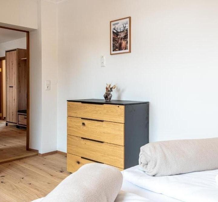 Standard Studio (1 Queen Bed) – Bergzeit Appartements