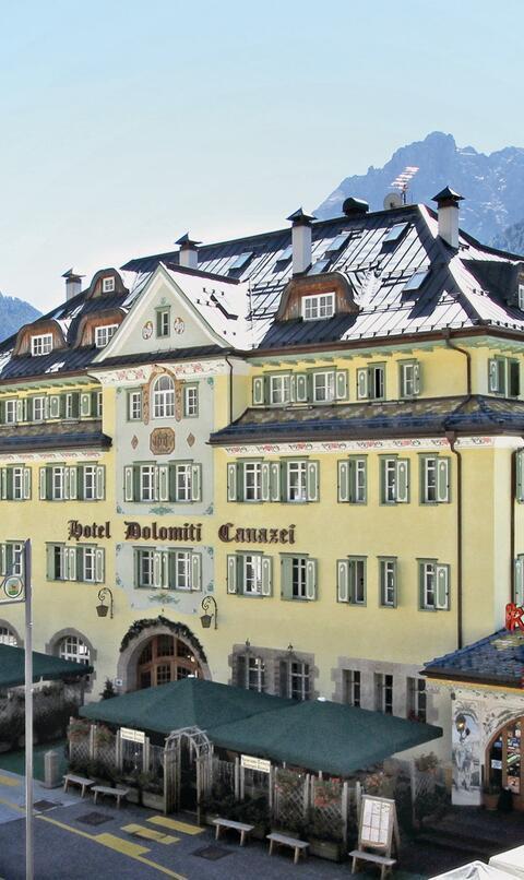 Schloss Hotel & Club Dolomiti Historic – Canazei
